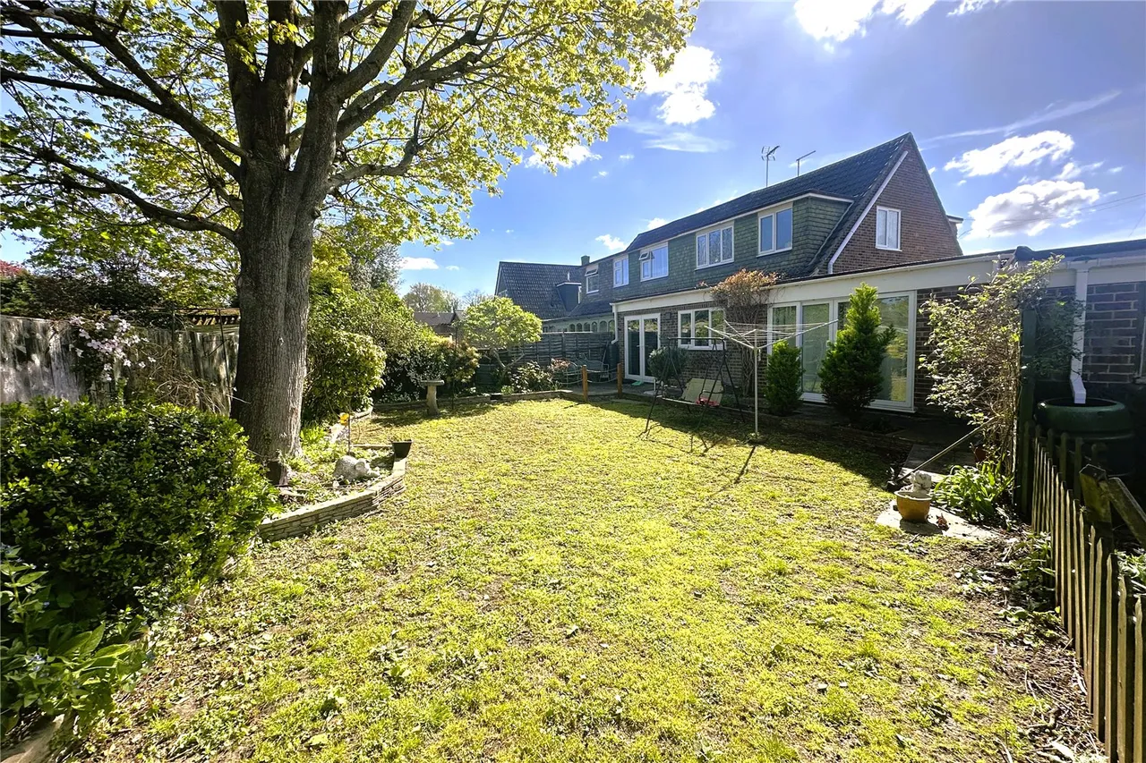Robert Way, Mytchett, Surrey, GU16 6DU, photo 18