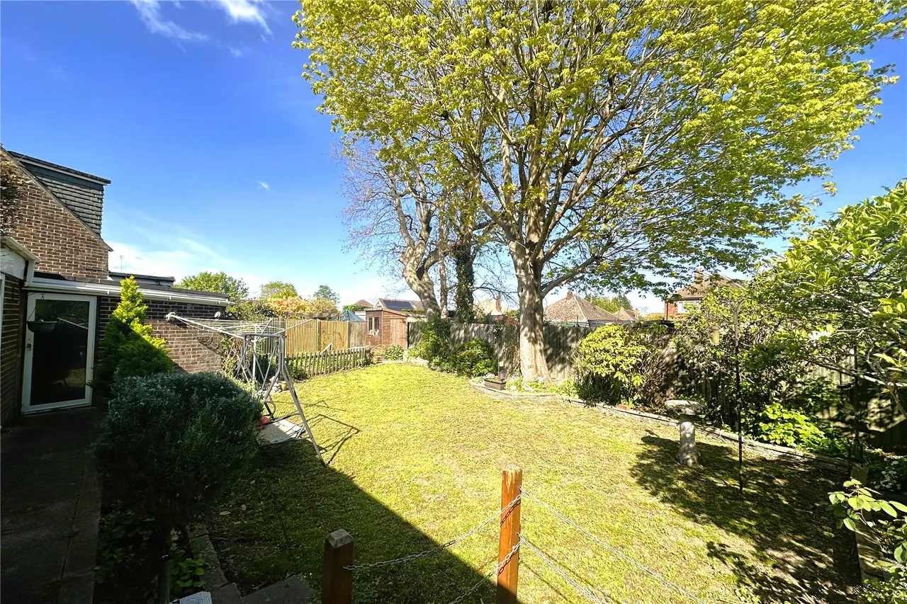 Robert Way, Mytchett, Surrey, GU16 6DU, photo 19