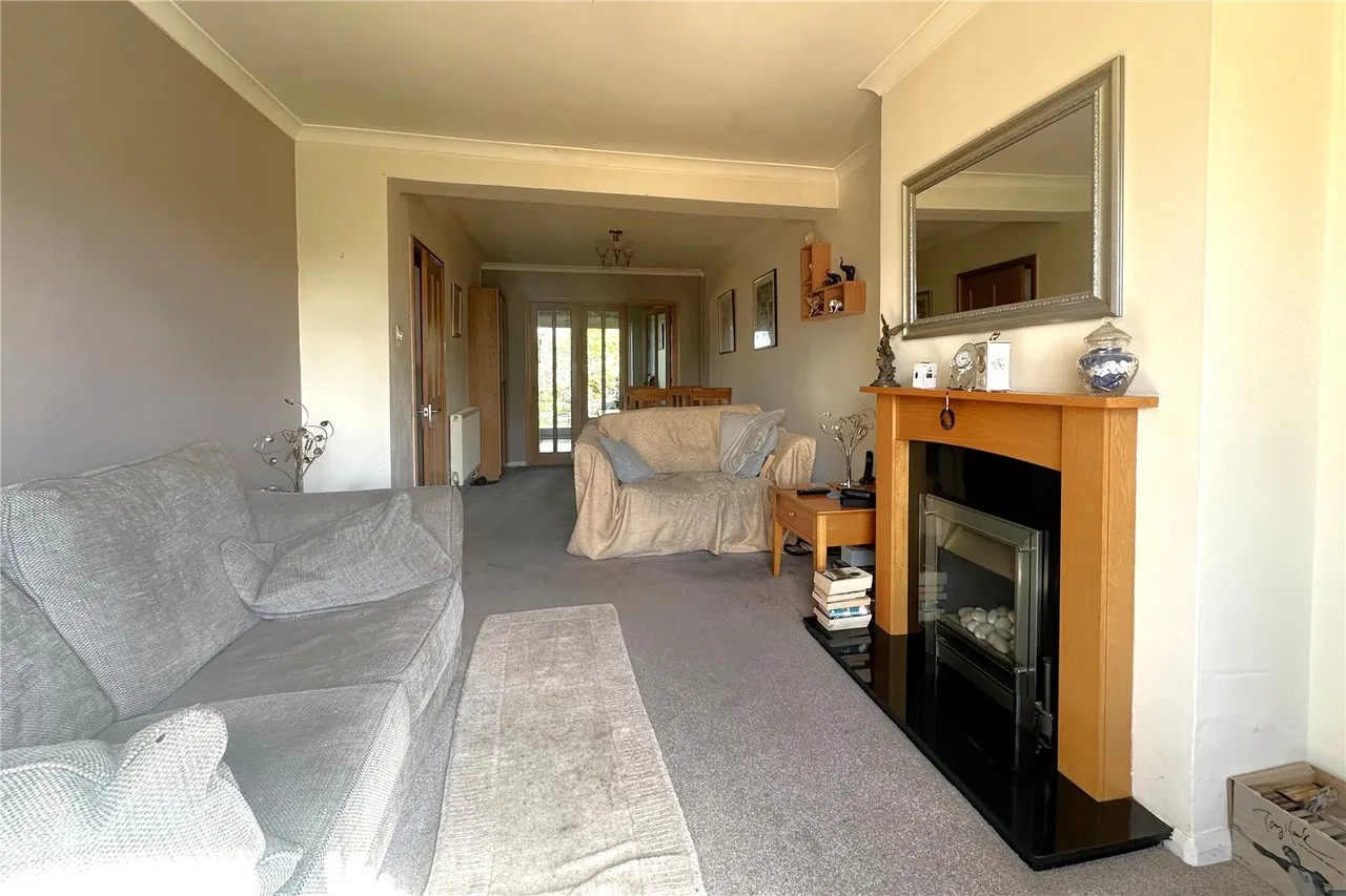 Robert Way, Mytchett, Surrey, GU16 6DU, photo 5