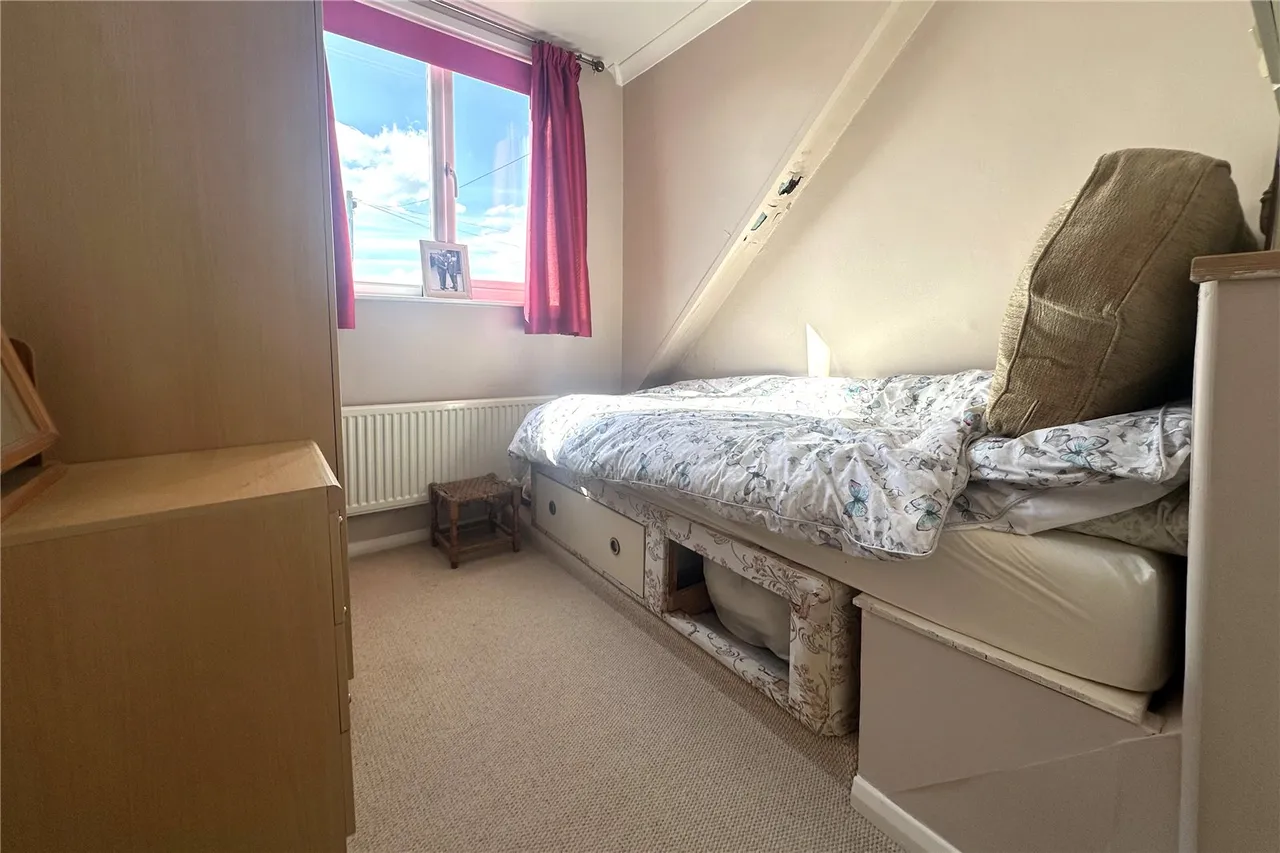 Robert Way, Mytchett, Surrey, GU16 6DU, photo 13