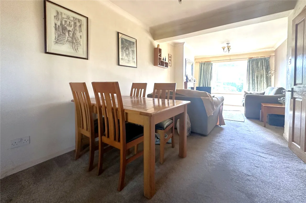 Robert Way, Mytchett, Surrey, GU16 6DU, photo 4