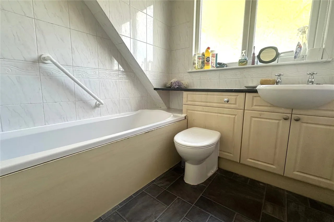Robert Way, Mytchett, Surrey, GU16 6DU, photo 17