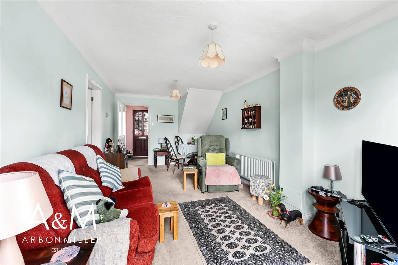 Cumberland Close, Barkingside, IG6, photo 12