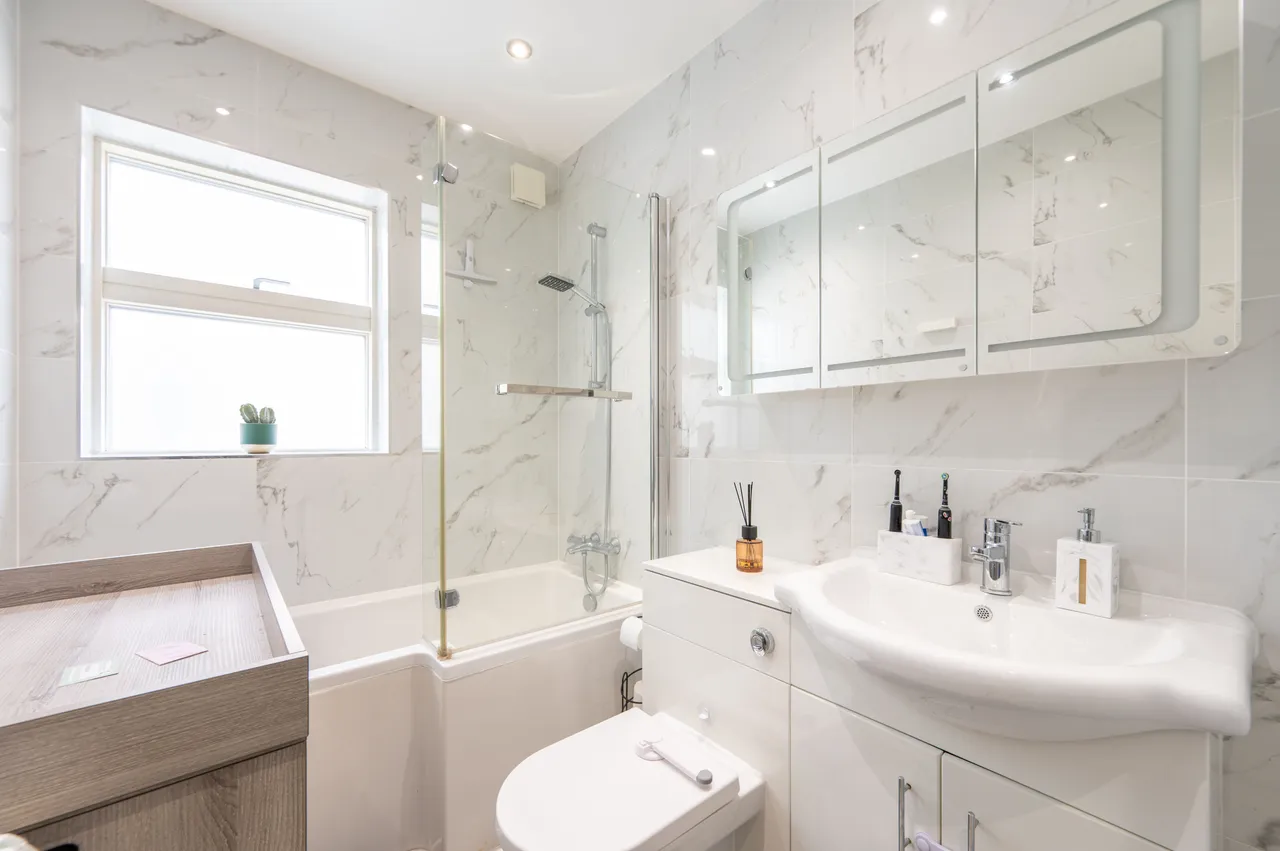 Flat 5, Harrowdene Road, Wembley, photo 6