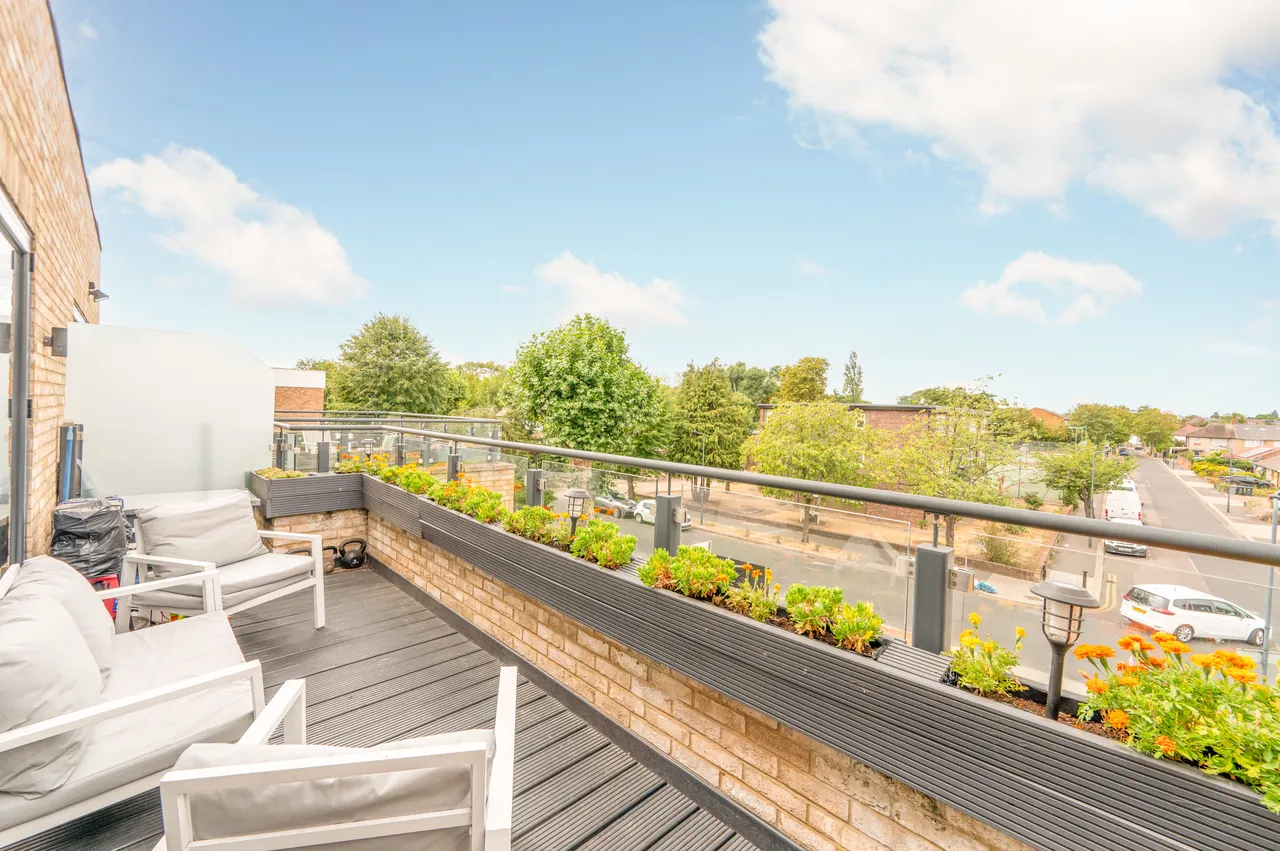 Flat 5, Harrowdene Road, Wembley, photo 5