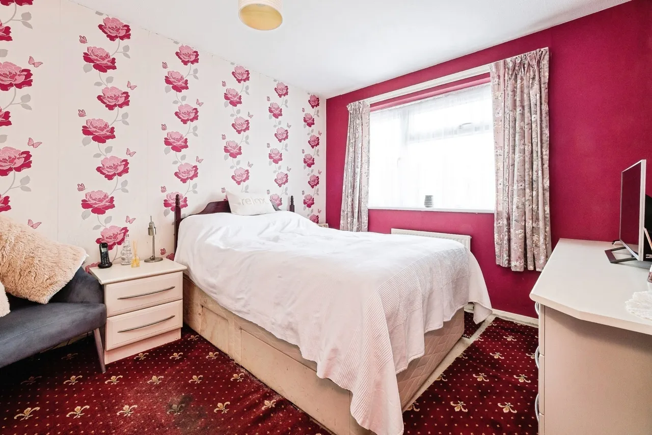Theydon Gardens, Rainham, RM13, photo 9