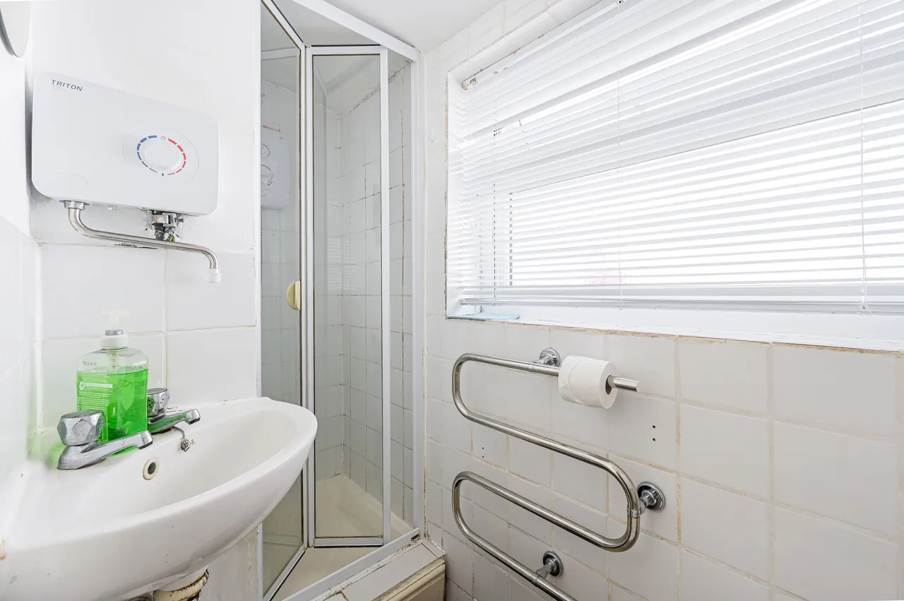 210A Congleton Grove, London, photo 6