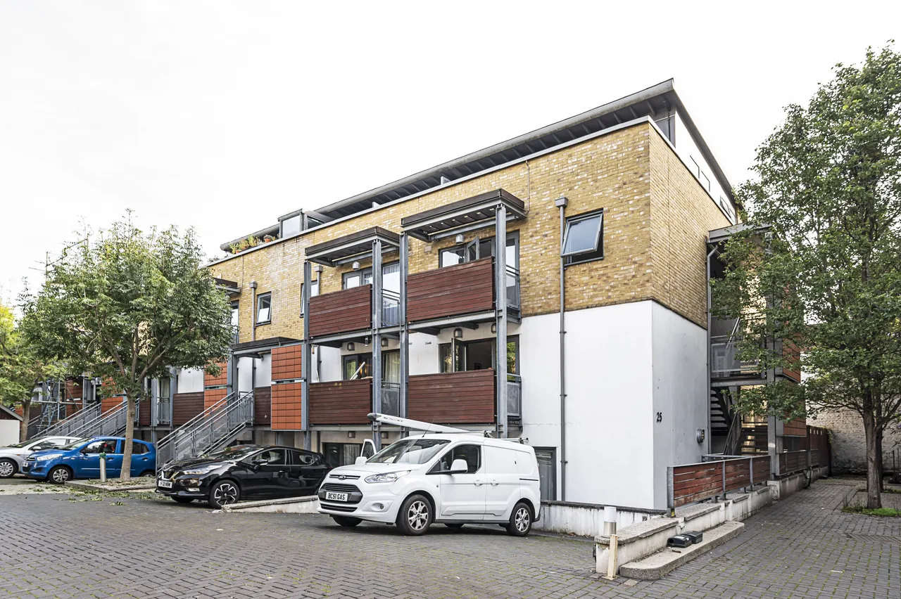 2 bed flat for sale, London, E1