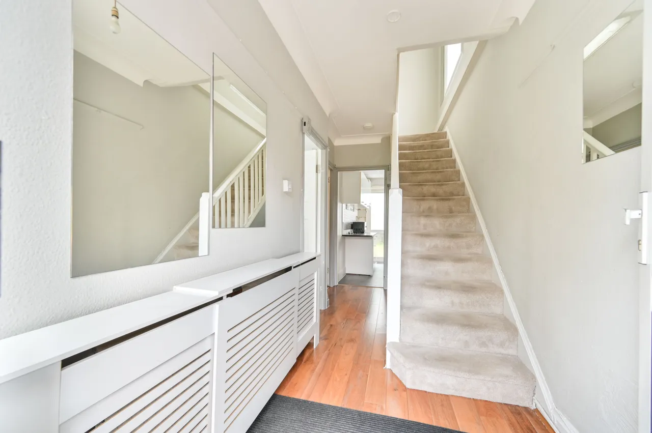 34 Orchard Gate, Greenford, photo 8