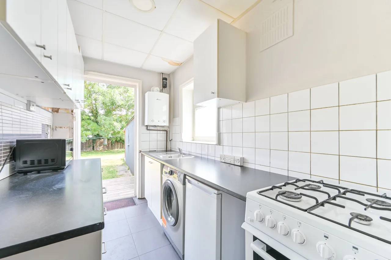 34 Orchard Gate, Greenford, photo 4