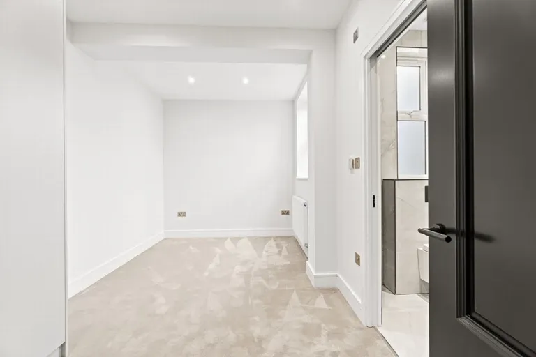 Gondar Gardens, West Hampstead, NW6 1HG, photo 9