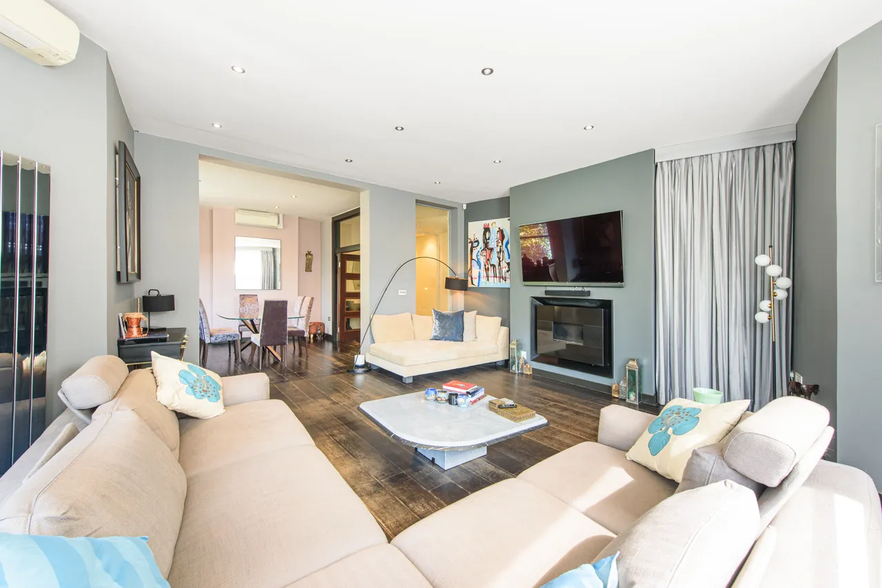 3 Leinster Mansions, 1 Langland Gardens, London, photo 2