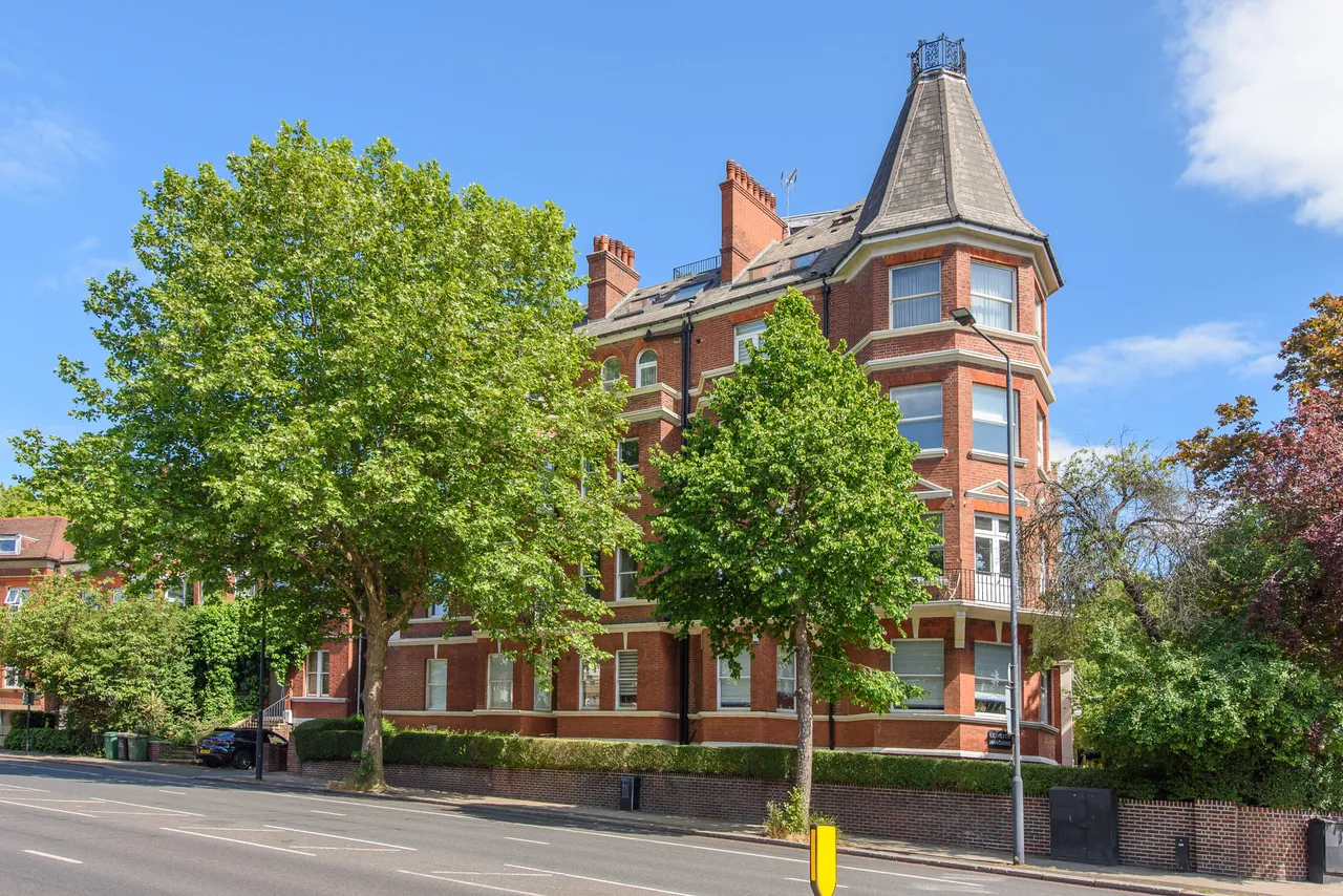 3 Leinster Mansions, 1 Langland Gardens, London, photo 4