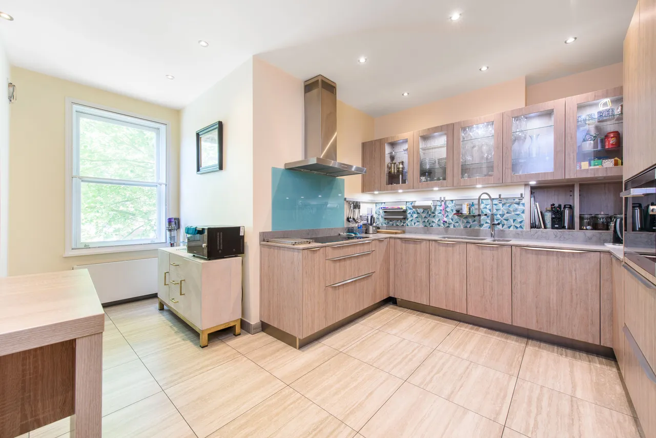 3 Leinster Mansions, 1 Langland Gardens, London, photo 9