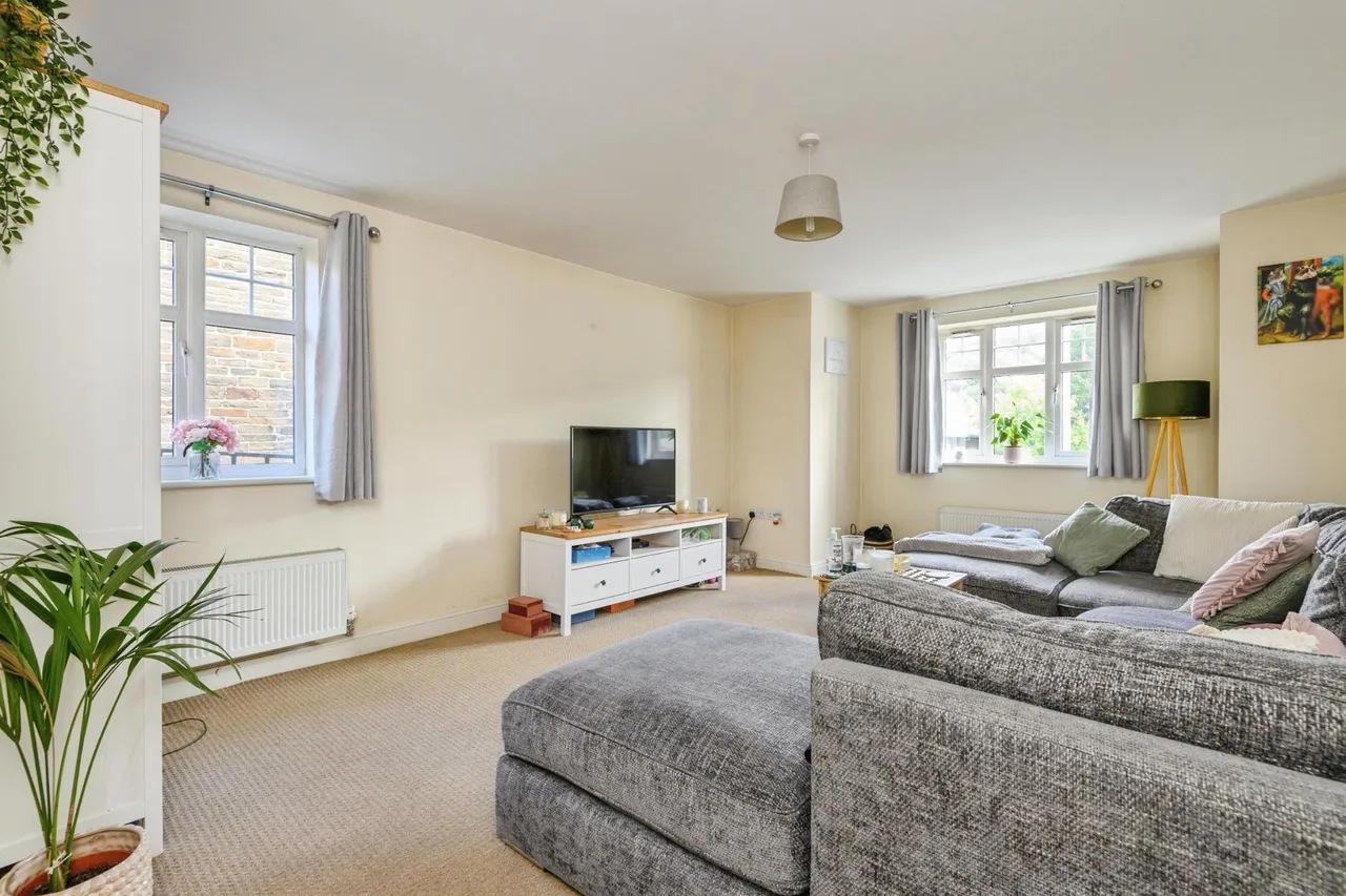 2 bed flat for sale, Silk Mill Chase, Ripponden, HX6