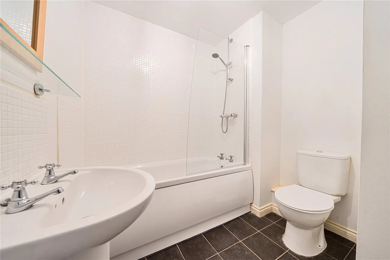Joyford Passage, Cheltenham, GL52, photo 17