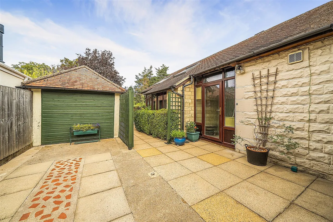Lansdowne Road, Abingdon, OX13 6EA, photo 2