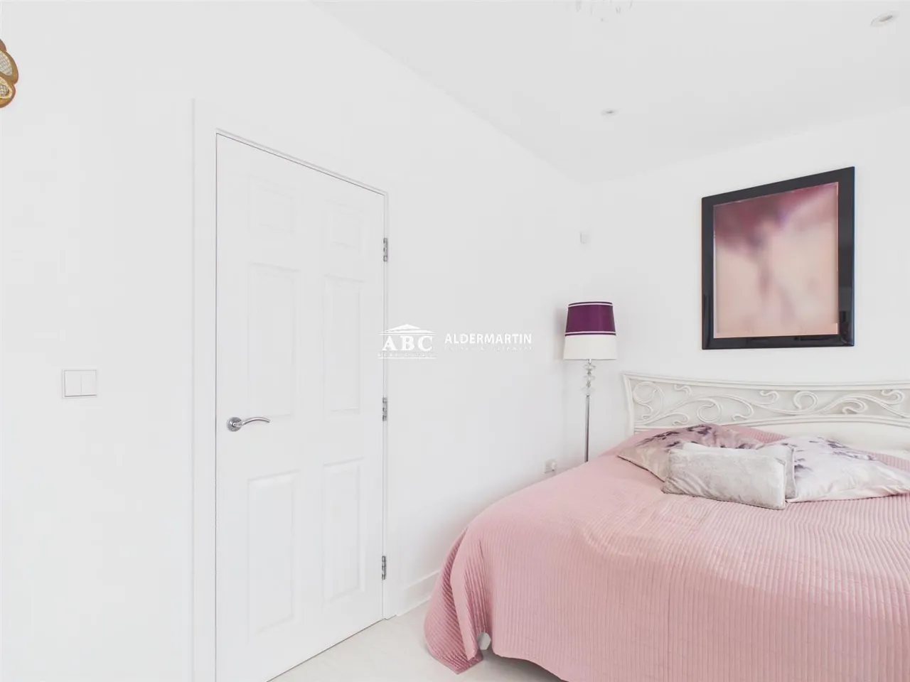 Cameron Crescent, Edgware, photo 22