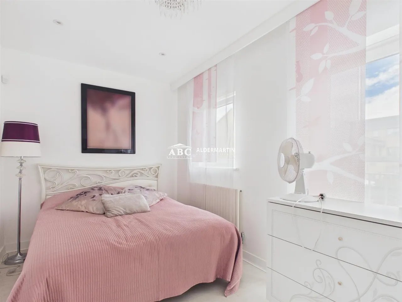 Cameron Crescent, Edgware, photo 12
