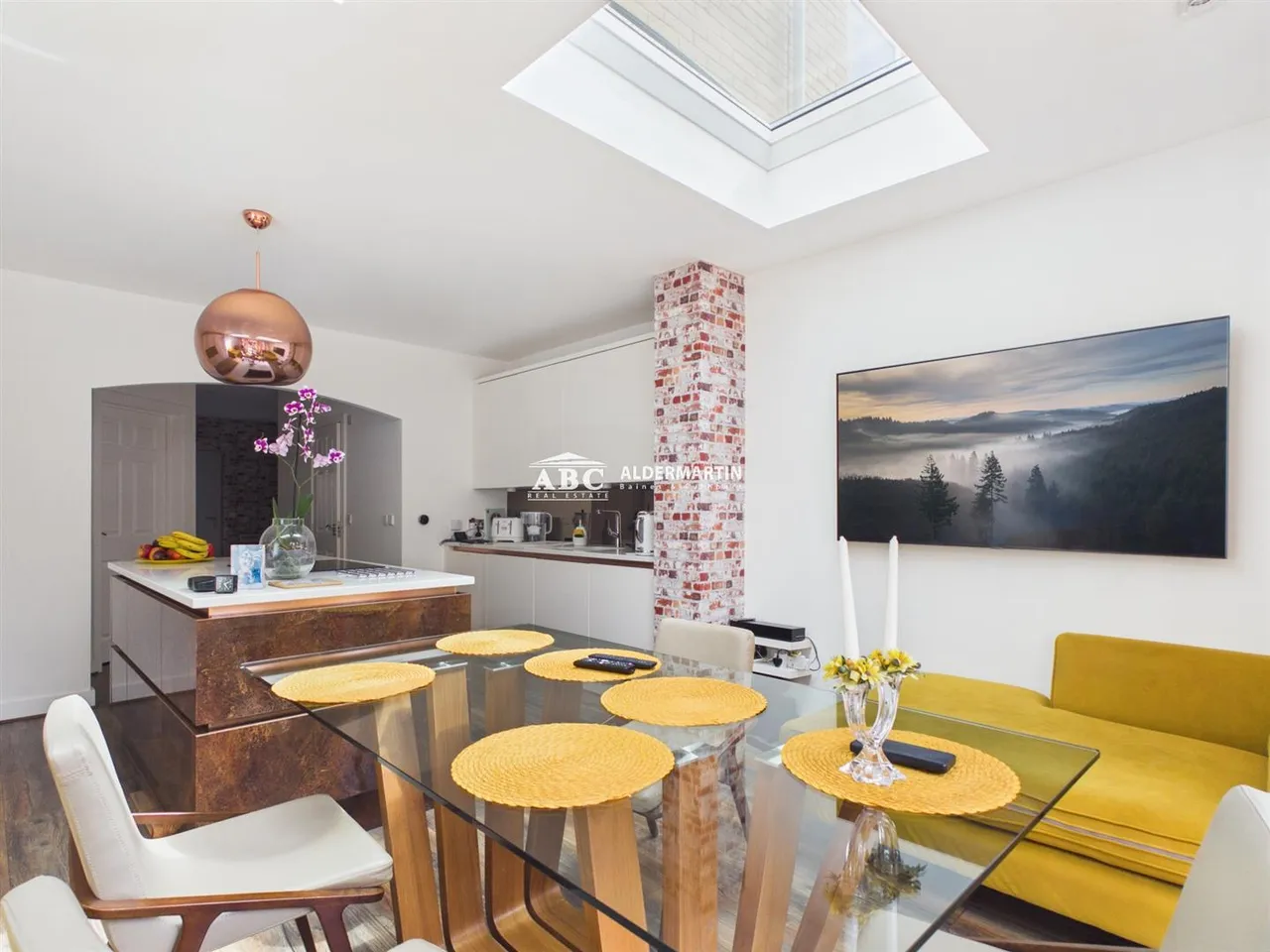 Cameron Crescent, Edgware, photo 3