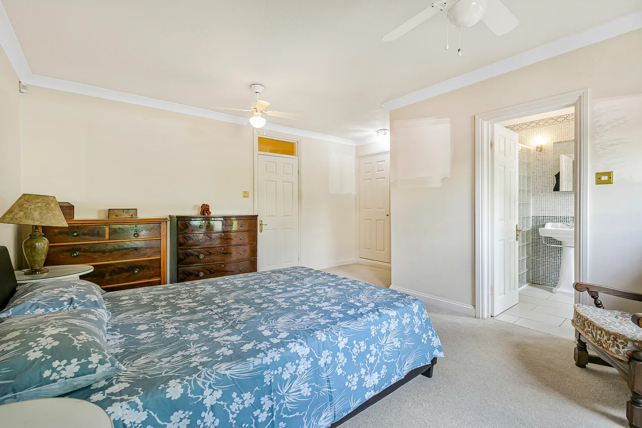 Burfield Road, Old Windsor, SL4, photo 15