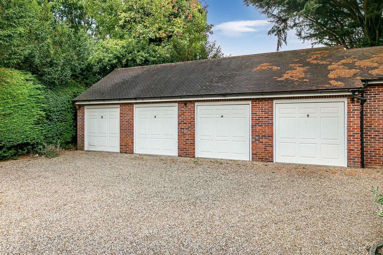 Burfield Road, Old Windsor, SL4, photo 29