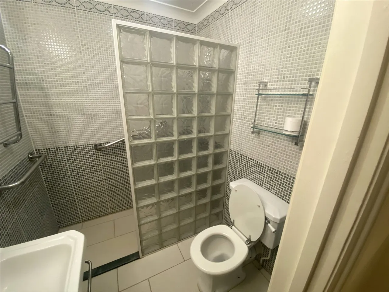 Burfield Road, Old Windsor, SL4, photo 25