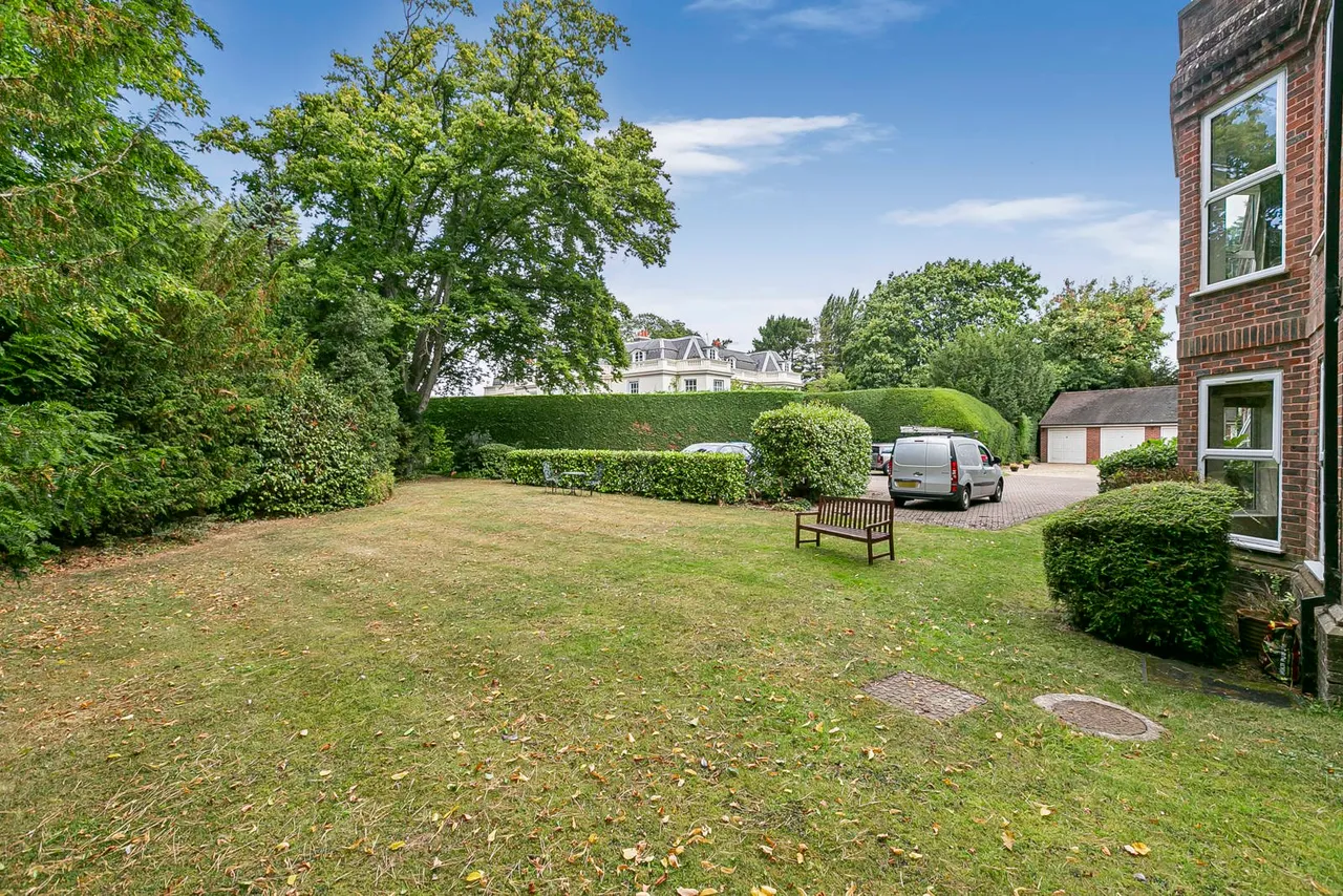 Burfield Road, Old Windsor, SL4, photo 28