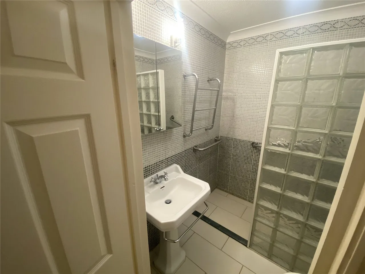 Burfield Road, Old Windsor, SL4, photo 18