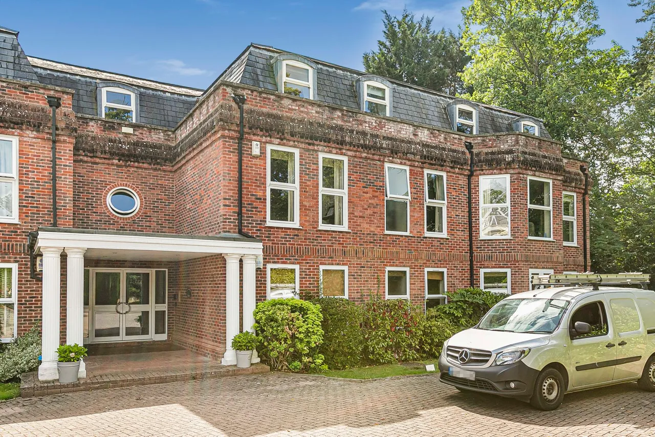 Burfield Road, Old Windsor, SL4, photo 32
