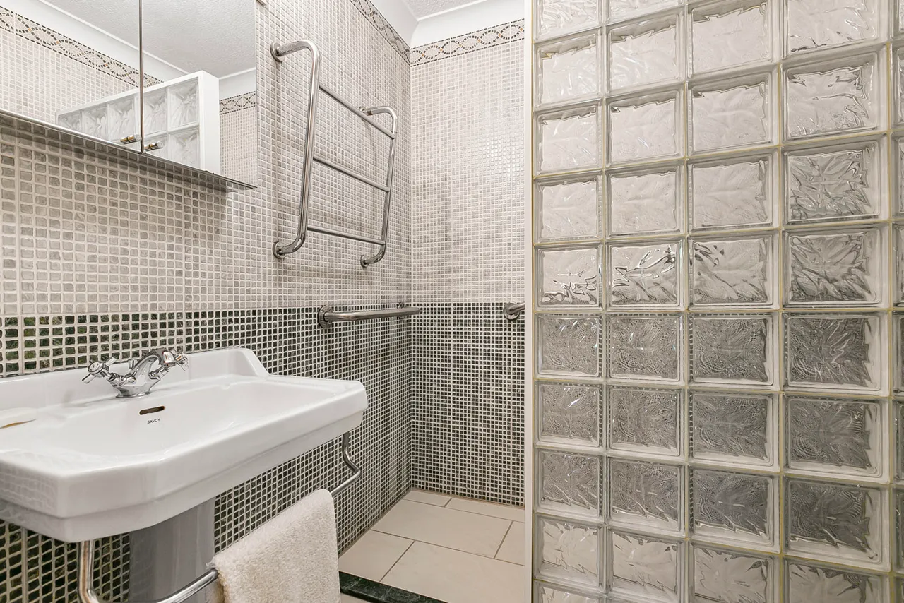 Burfield Road, Old Windsor, SL4, photo 24