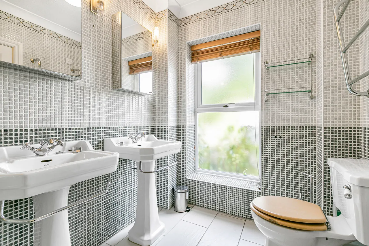 Burfield Road, Old Windsor, SL4, photo 22