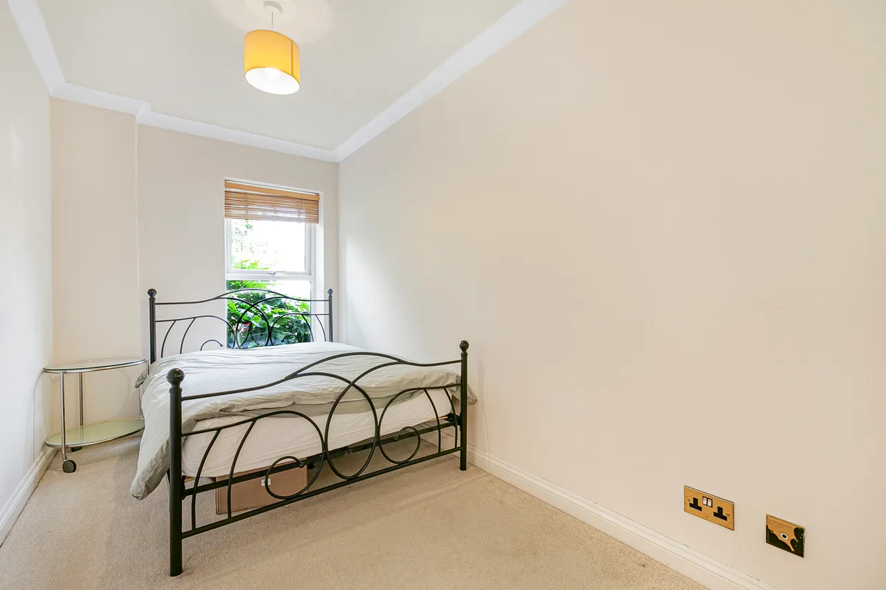 Burfield Road, Old Windsor, SL4, photo 16