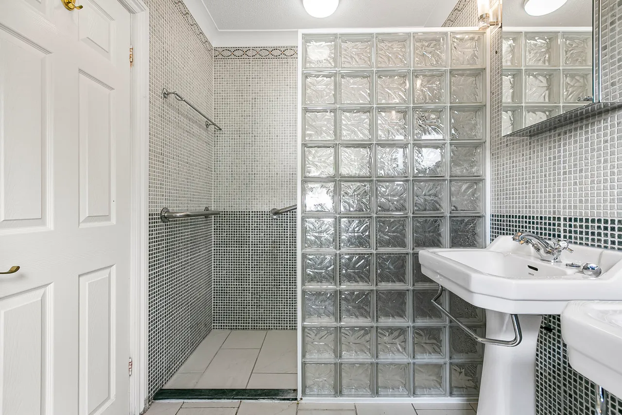 Burfield Road, Old Windsor, SL4, photo 20
