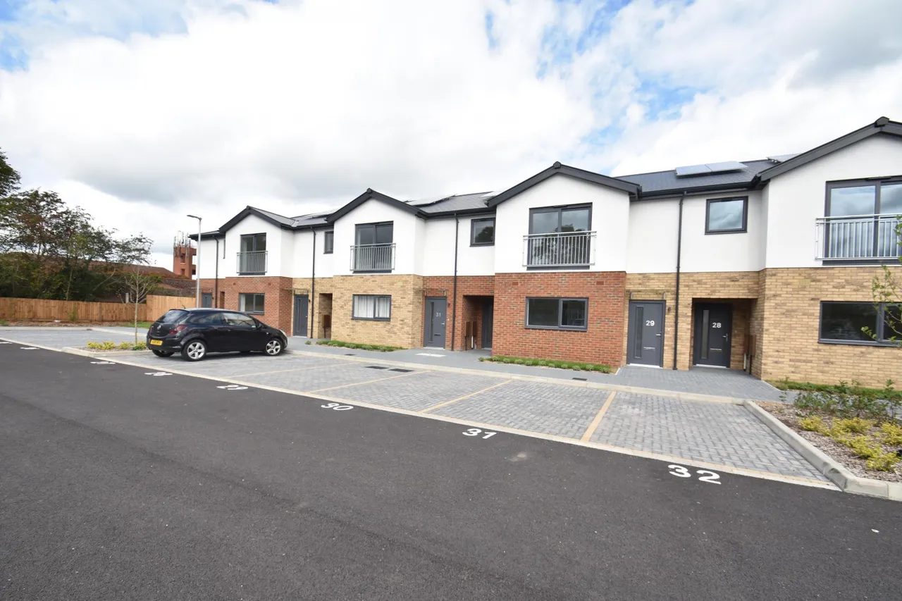 2 bed peel close, gerrards cross,sl9 to rent, Gerrards Cross, Denham