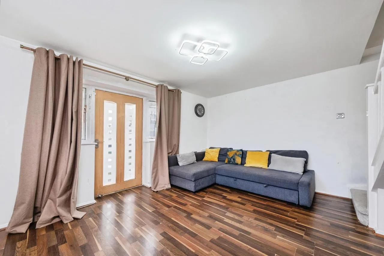 Ambridge Grove, Peartree Bridge, MK6, photo 4