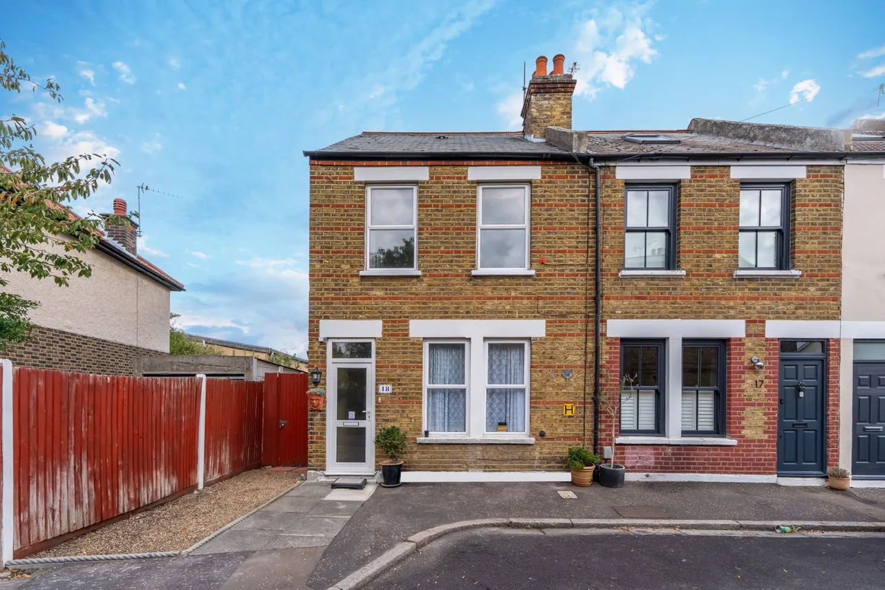 2 bed house for sale, Camac Road, Twickenham