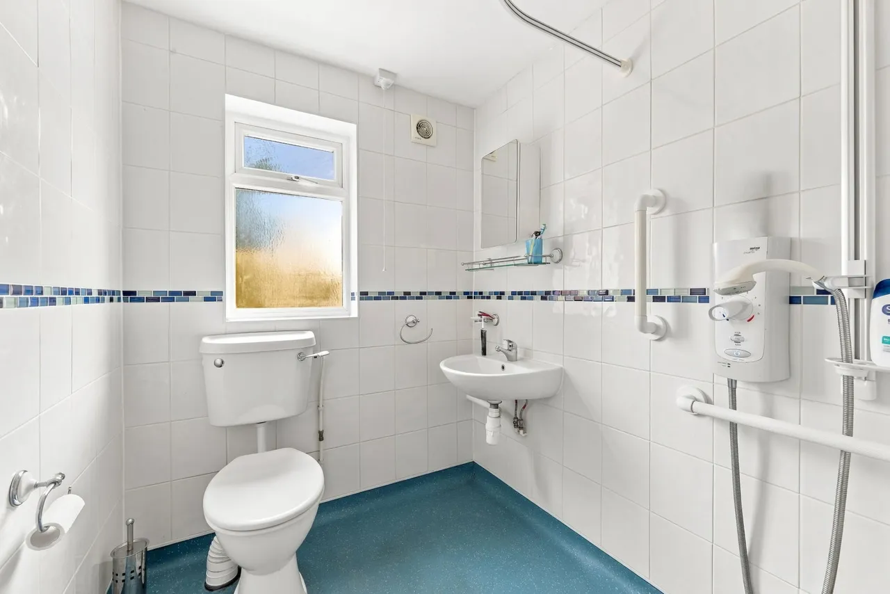 Camac Road, Twickenham, photo 10