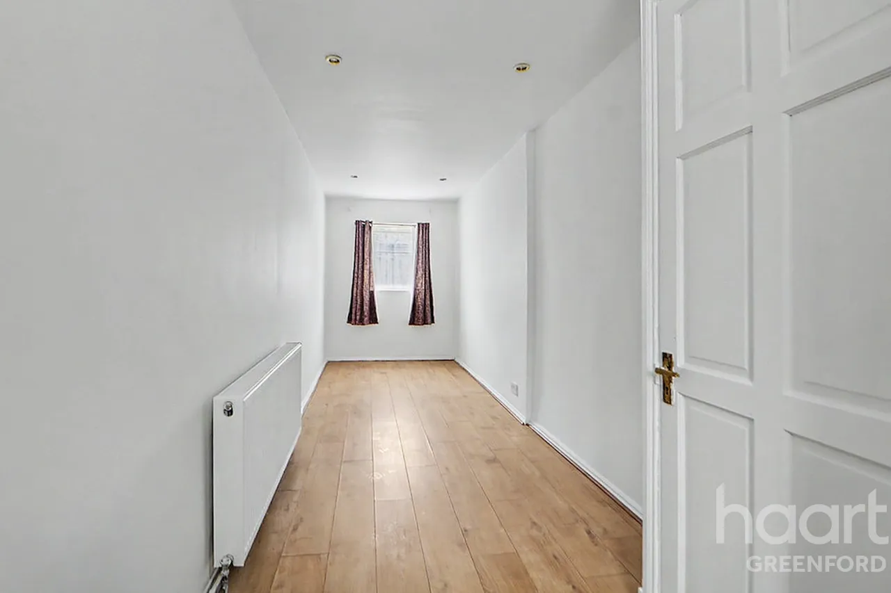 Westbury Avenue, Southall, UB1, photo 12