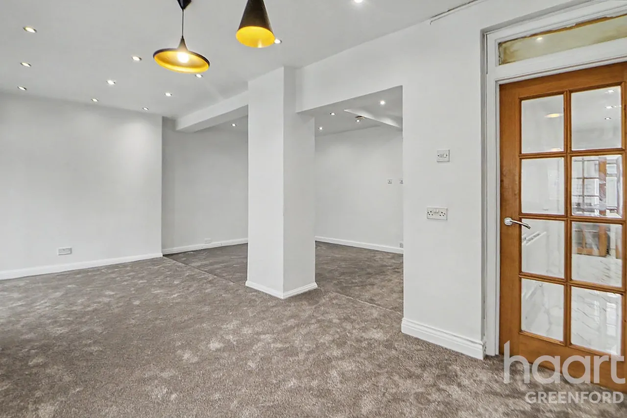Westbury Avenue, Southall, UB1, photo 5
