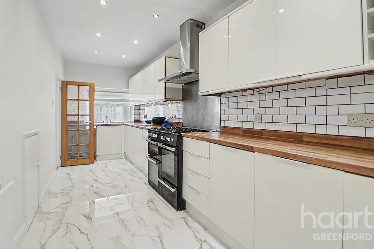 Westbury Avenue, Southall, UB1, photo 6