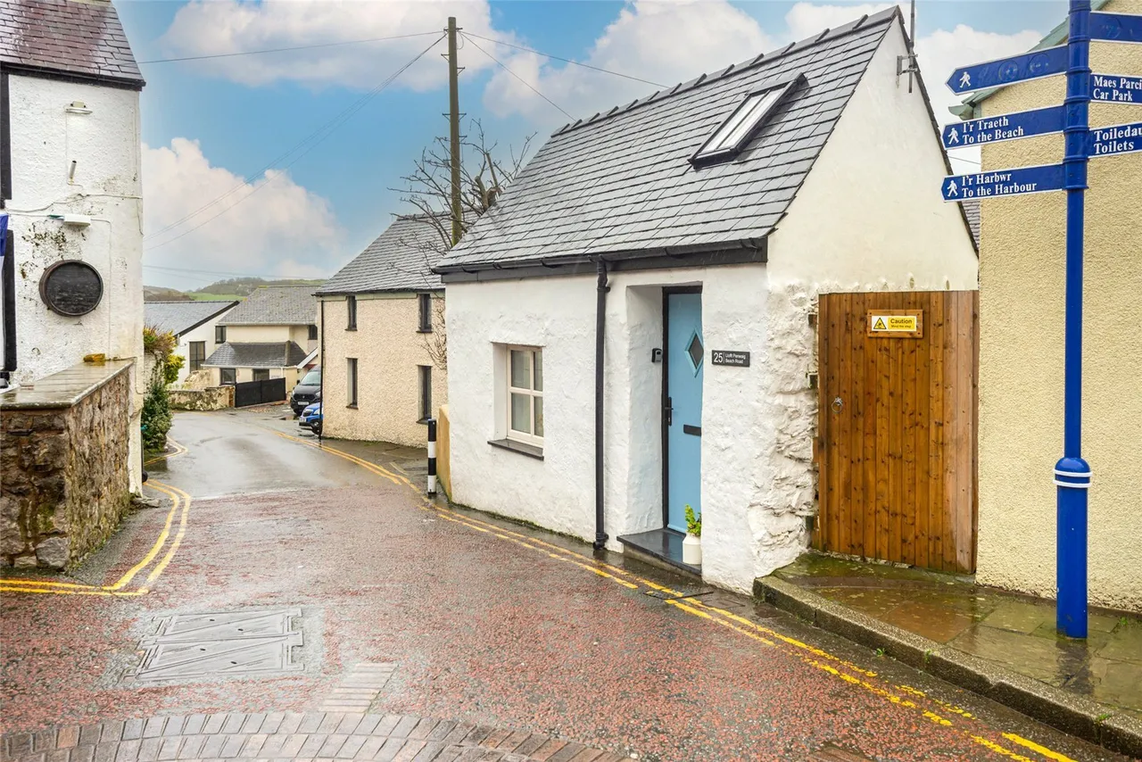 Beach Road, Cemaes Bay, photo 10