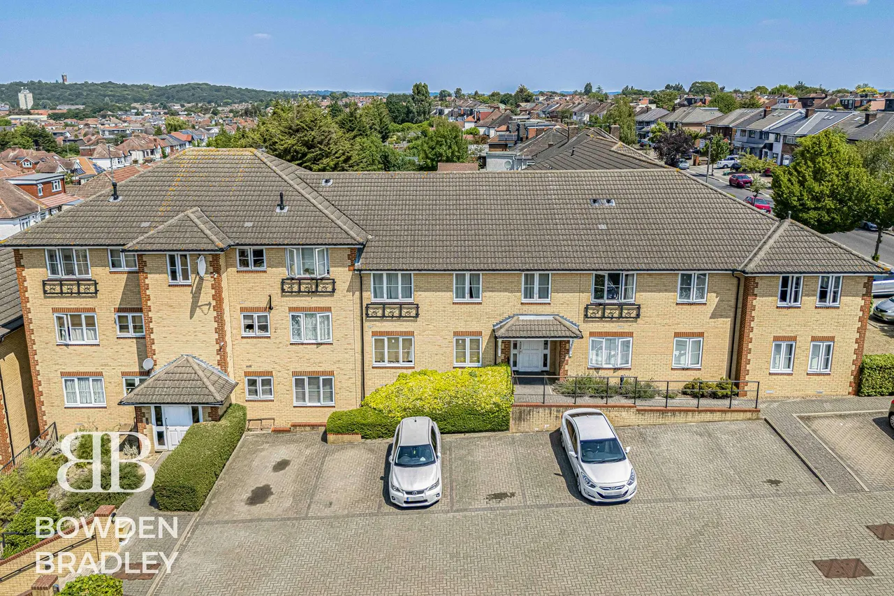Herent Drive, Clayhall, IG5, photo 18