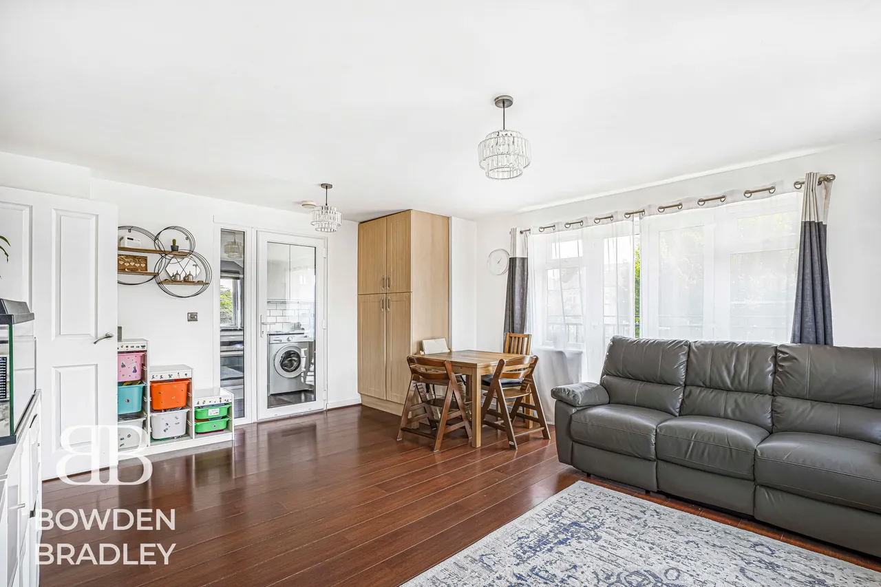 Herent Drive, Clayhall, IG5, photo 22