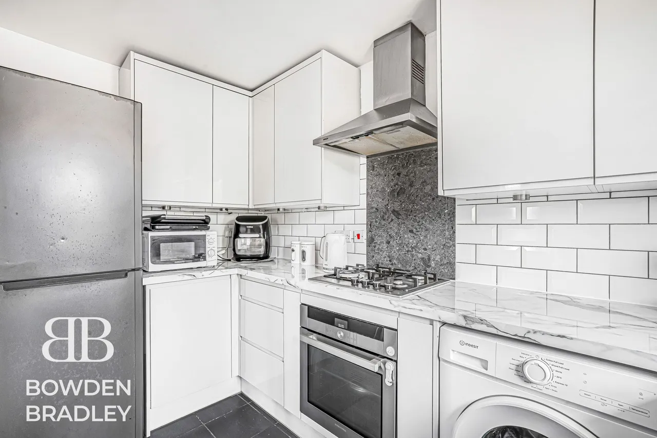 Herent Drive, Clayhall, IG5, photo 24