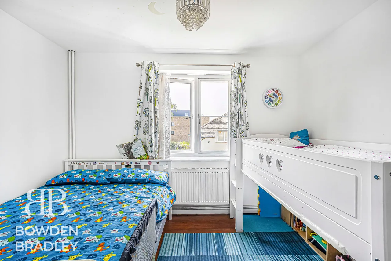 Herent Drive, Clayhall, IG5, photo 12