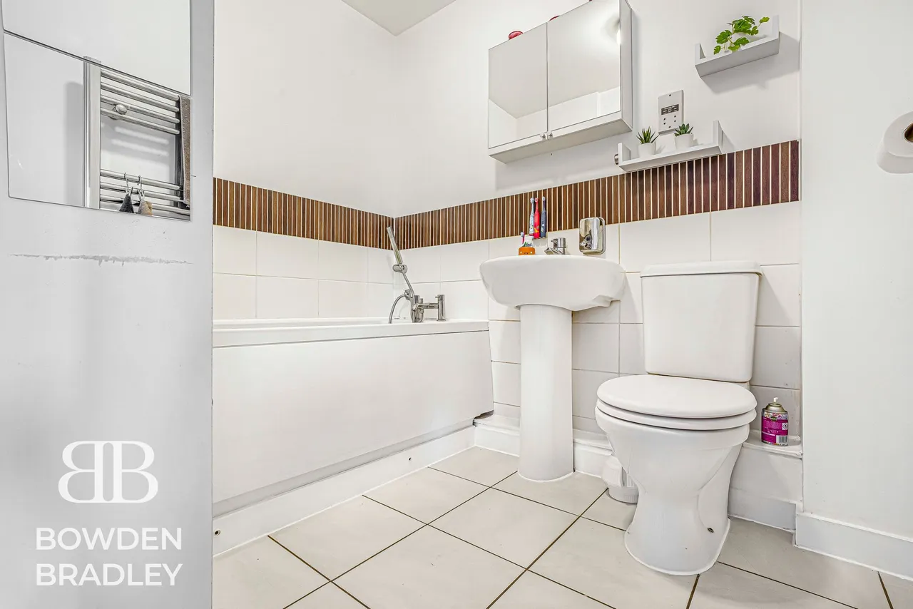 Herent Drive, Clayhall, IG5, photo 14
