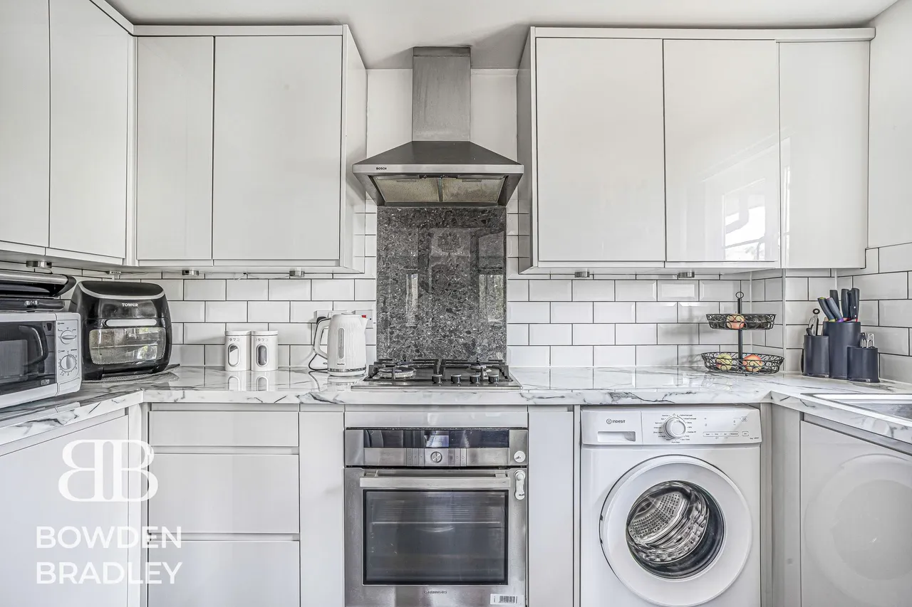 Herent Drive, Clayhall, IG5, photo 26