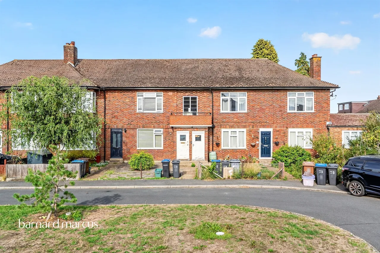 2 bed flat for sale, Rowan Close, London, SW16