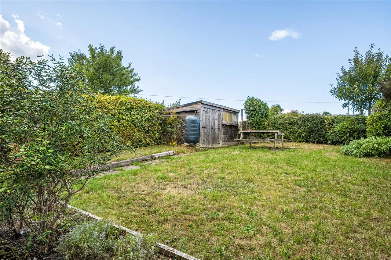Paddock Close, Enford, SN9, photo 8